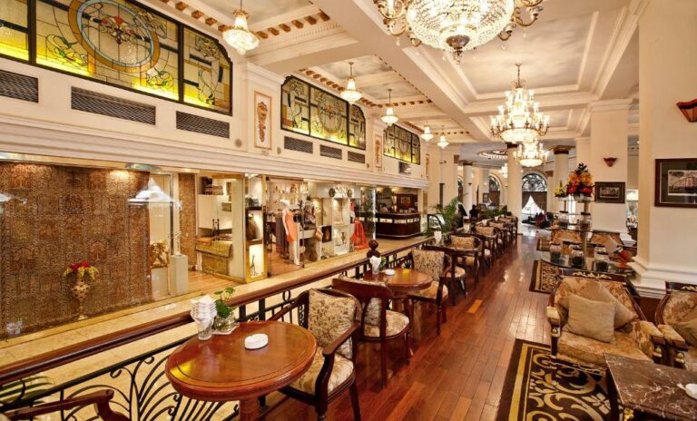 Hotel Majestic Saigon lobby