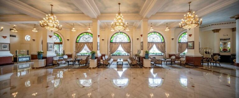 Hotel Majestic Saigon lobby entree