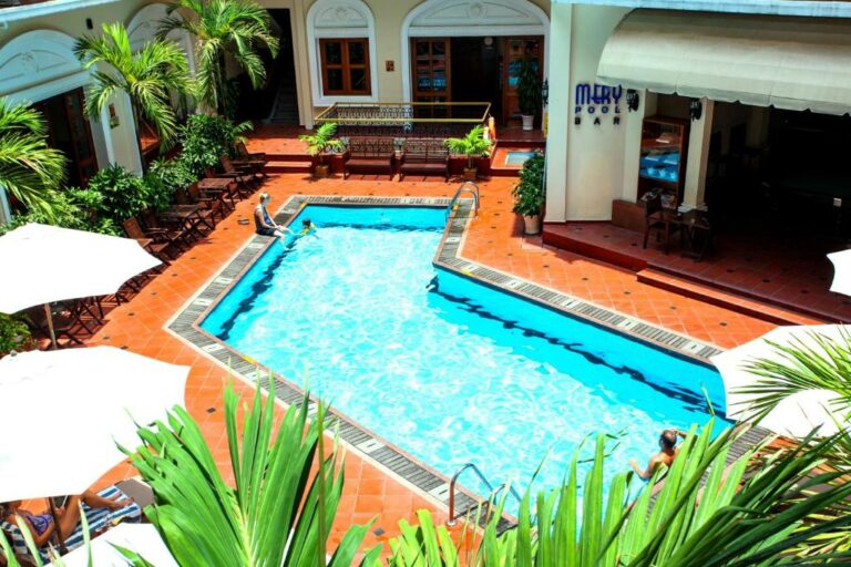 Hotel Majestic Saigon zwembad water