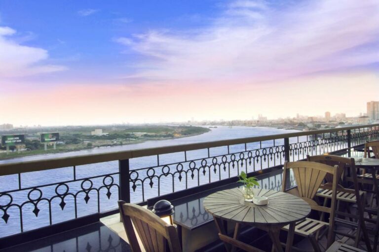 Hotel Majestic Saigon uitzicht bij het ontbijt