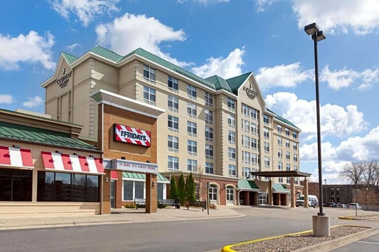 Country Inn & Suites by Radisson, Bloomington Minneapolis TGI