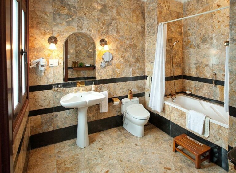 Hotel Majestic Saigon badkamer